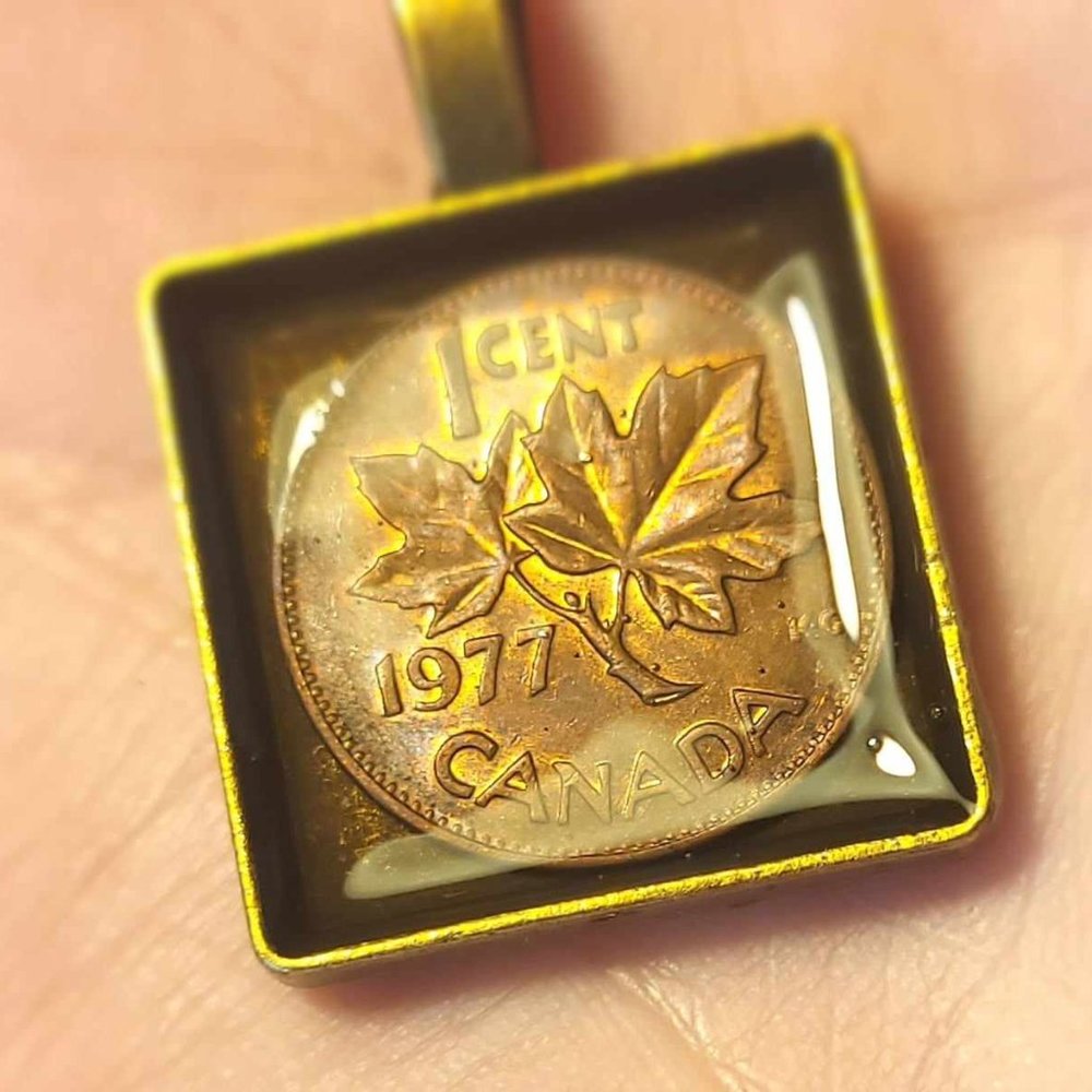 1977 One Cent Coin Pendant 💸 with Metal Ball Chain!